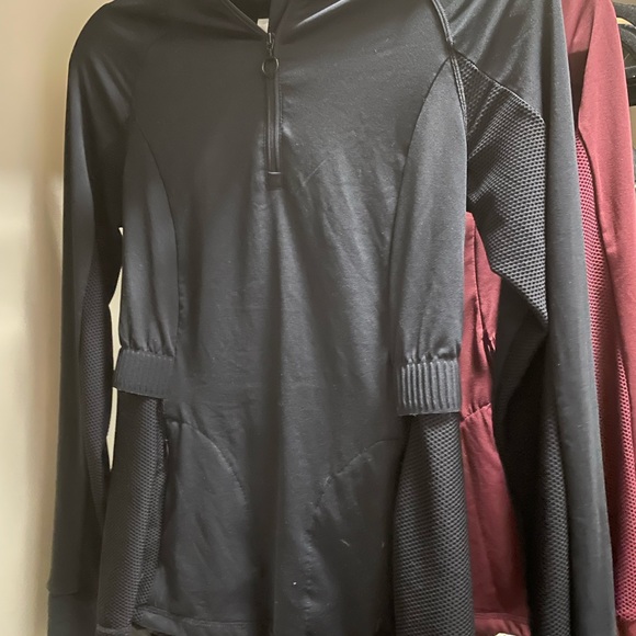 Bundle of two fabletics jackets - Picture 2 of 3